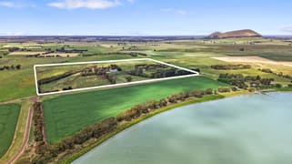 404 Chatsworh Road Derrinallum VIC 3325 404 Chatsworh Road Derrinallum VIC 3325