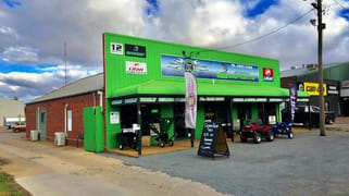 12 Dobney Avenue Wagga Wagga NSW 2650 12 Dobney Avenue Wagga Wagga NSW 2650