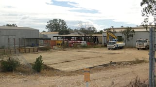 10 DENNIS STREET Boyne Island QLD 4680 10 DENNIS STREET Boyne Island QLD 4680
