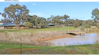 42 Strathtulloh Circuit Melton South VIC 3338 42 Strathtulloh Circuit Melton South VIC 3338