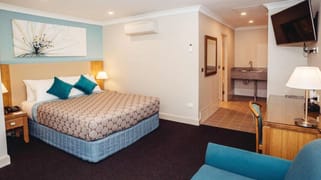 102 Stewart Street Bathurst NSW 2795 102 Stewart Street Bathurst NSW 2795