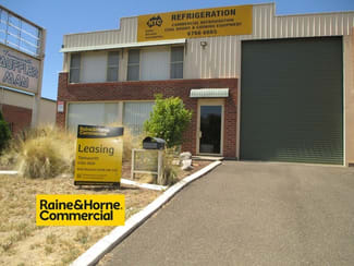 Factory, Warehouse & Industrial commercial property leased at 18 Crown St Tamworth NSW 2340