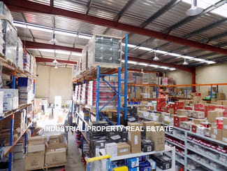 Showrooms / Bulky Goods commercial property leased at Prestons NSW 2170