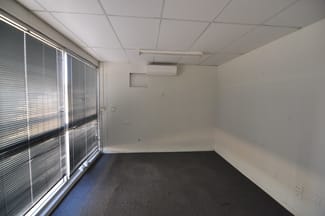 Factory, Warehouse & Industrial commercial property leased at Unit 15, 62 Keane Street Currajong QLD 4812