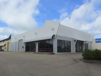 Showrooms / Bulky Goods commercial property leased at 1/60 Boat Harbour Drive Pialba QLD 4655