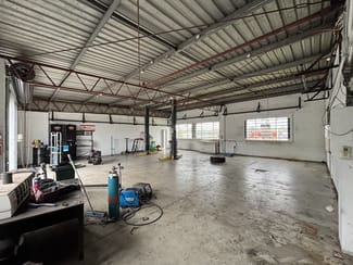 Showrooms / Bulky Goods commercial property leased at Molendinar QLD 4214