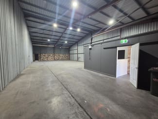 Showrooms / Bulky Goods commercial property for lease at 2/8 Young Street East Maitland NSW 2323