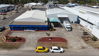 Showrooms / Bulky Goods commercial property for lease at 27-29 Fleming Street Aitkenvale QLD 4814