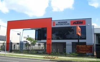 Factory, Warehouse & Industrial commercial property leased at 747 The Horsley Drive Smithfield NSW 2164