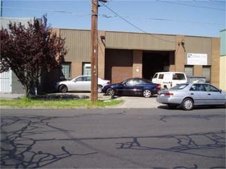 Factory, Warehouse & Industrial commercial property leased at 39 Raglan Street Preston VIC 3072