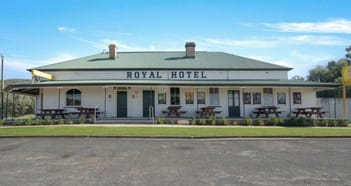 Accommodation & Tourism Business in Tambar Springs