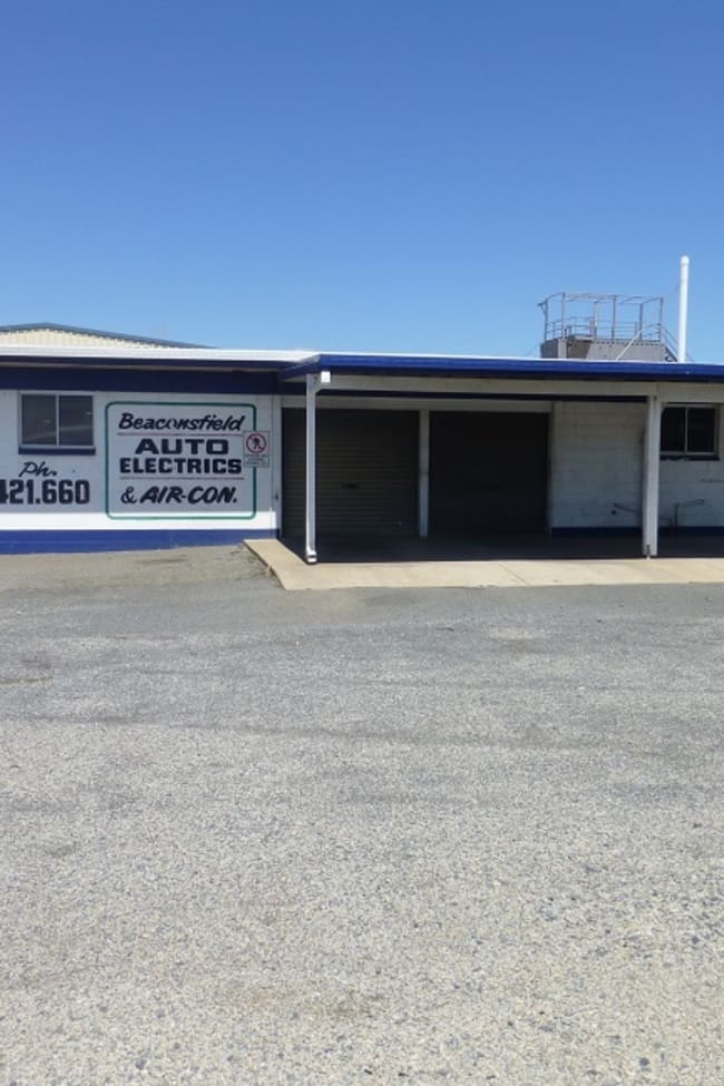 2 Holts Road Beaconsfield QLD 4740