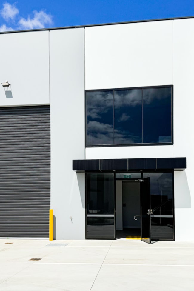 1 & 2/21 Camino Crescent Cranbourne West VIC 3977 1 & 2/21 Camino Crescent Cranbourne West VIC 3977