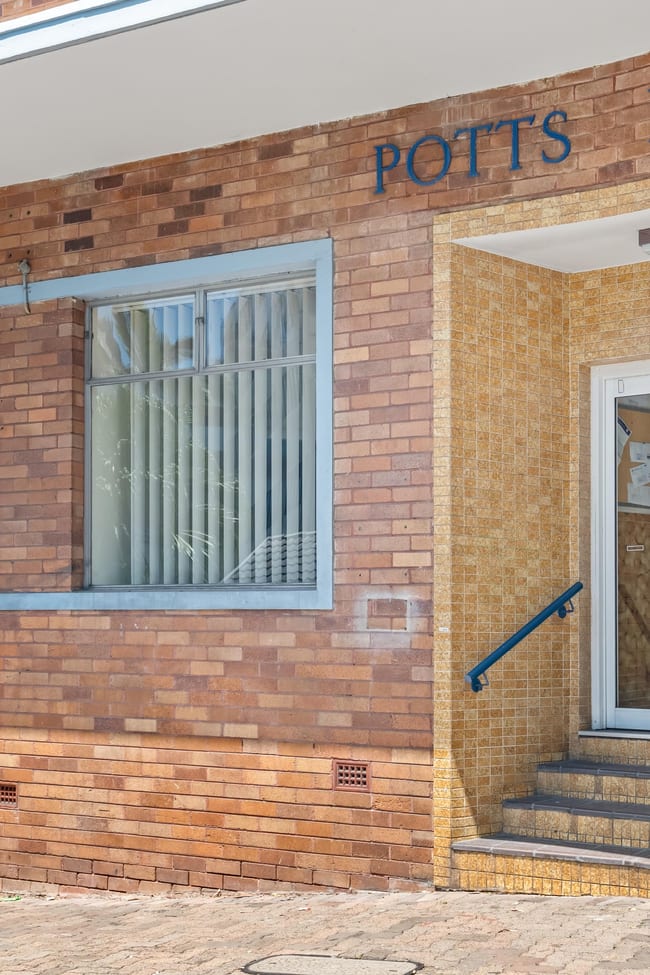 1/6 Burns Crescent Gosford NSW 2250