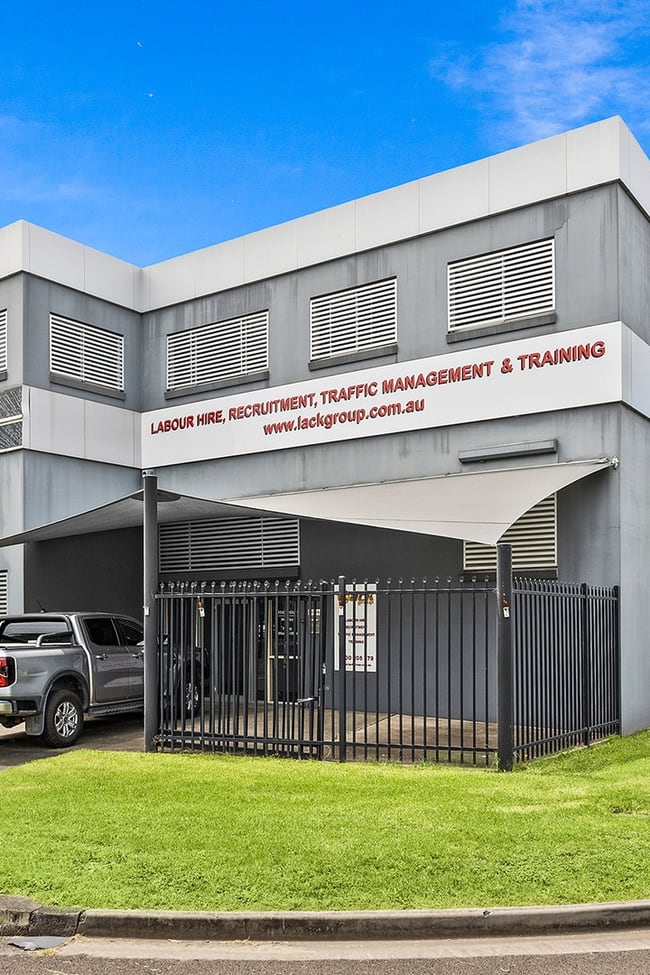 9 First Avenue Unanderra NSW 2526