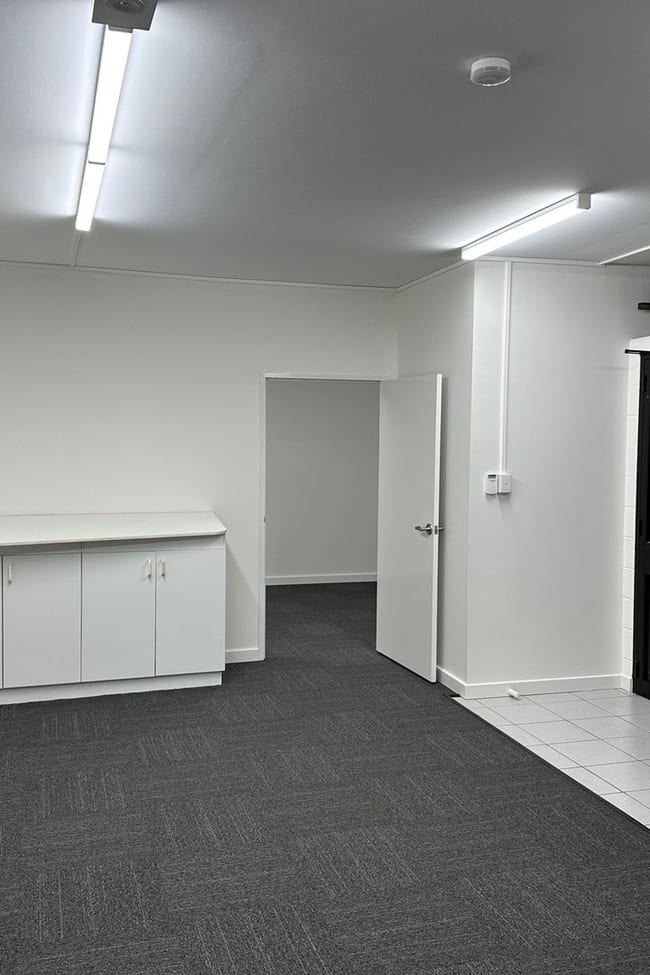 21 Bishop St Woolner NT 0820