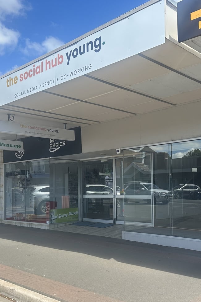160 Boorowa Street Young NSW 2594
