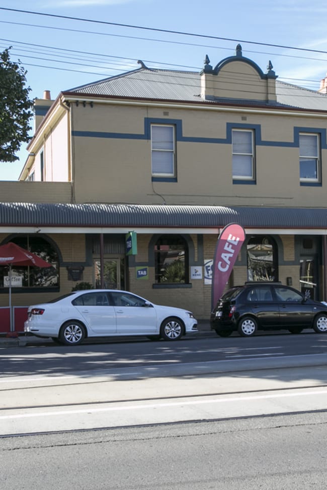 204  McCrae Street - Lakeview Hotel Bendigo VIC 3550