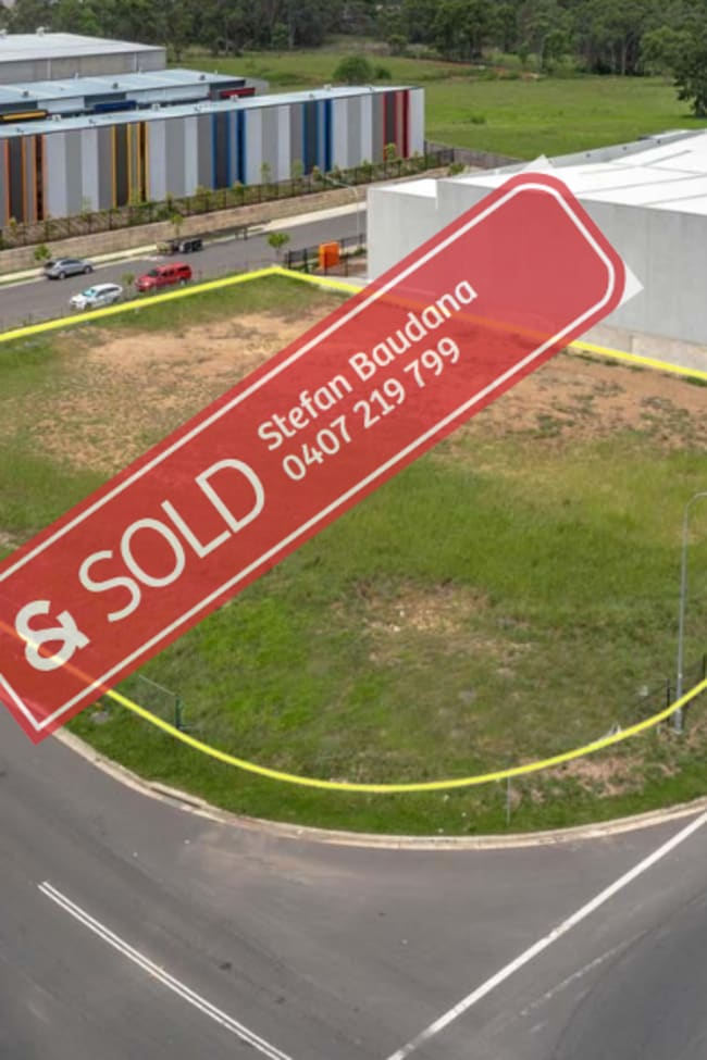2 White Cliffs Avenue Gregory Hills NSW 2557