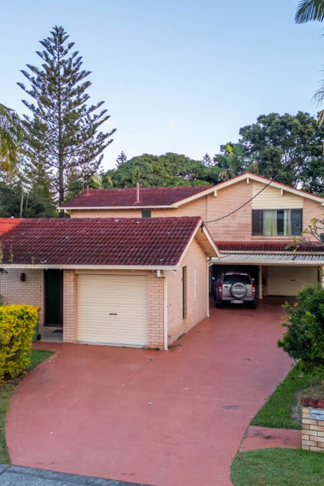 15 Tallebudgera Drive Palm Beach QLD 4221