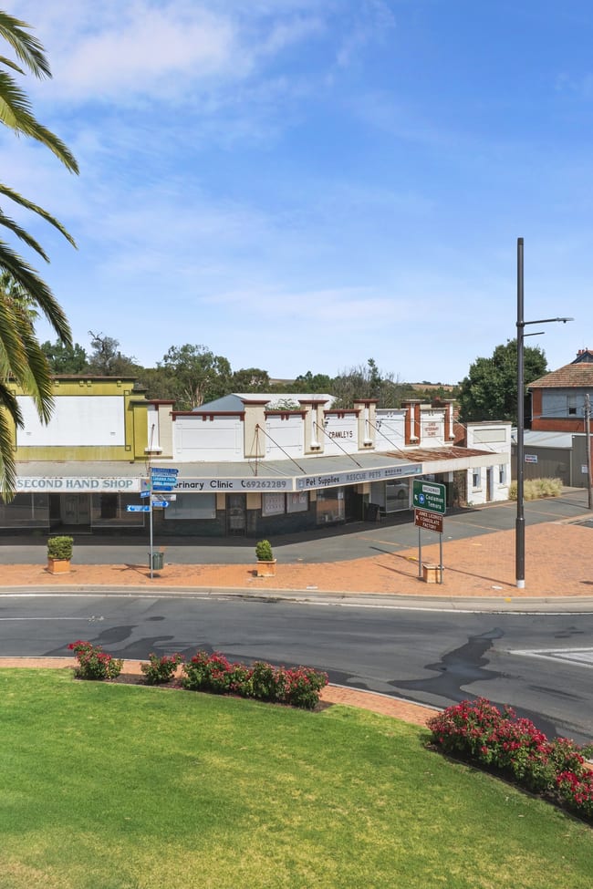 113 Broadway Junee NSW 2663 113 Broadway Junee NSW 2663