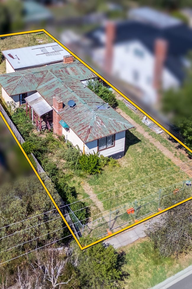 9 Lyell Street Gisborne VIC 3437