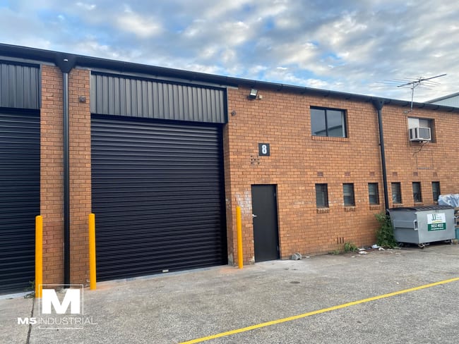 8/1 Field Close Moorebank NSW 2170 8/1 Field Close Moorebank NSW 2170