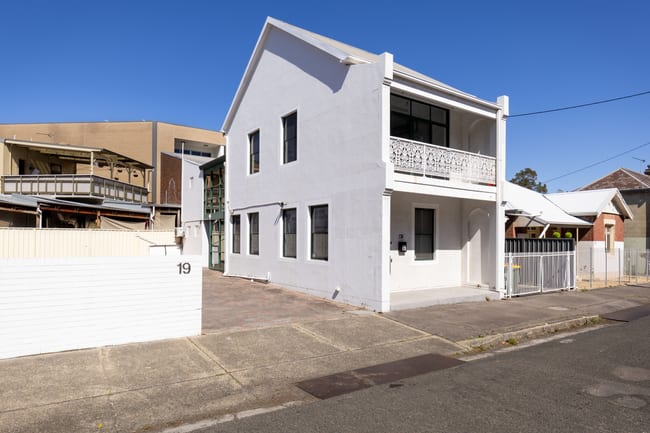 19 Queen Street Cooks Hill NSW 2300 19 Queen Street Cooks Hill NSW 2300