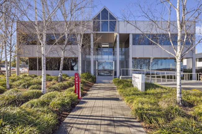 75 Denison Street Deakin ACT 2600 75 Denison Street Deakin ACT 2600