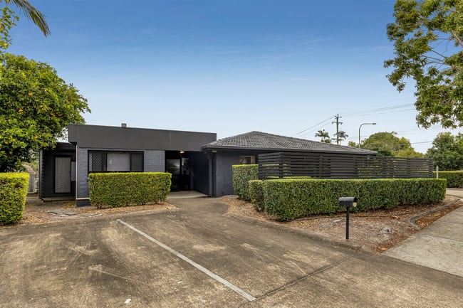 1 Laurinda Crescent Springwood QLD 4127 1 Laurinda Crescent Springwood QLD 4127