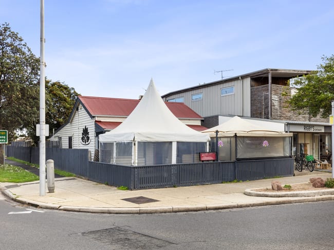37 Hitchcock Avenue Barwon Heads VIC 3227 37 Hitchcock Avenue Barwon Heads VIC 3227