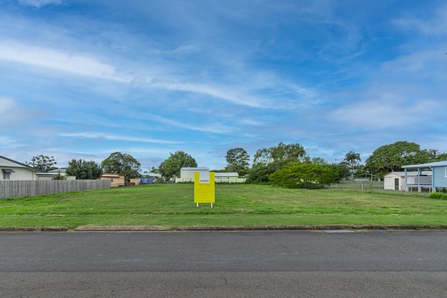 13 & 14 Pilot St Urangan QLD 4655