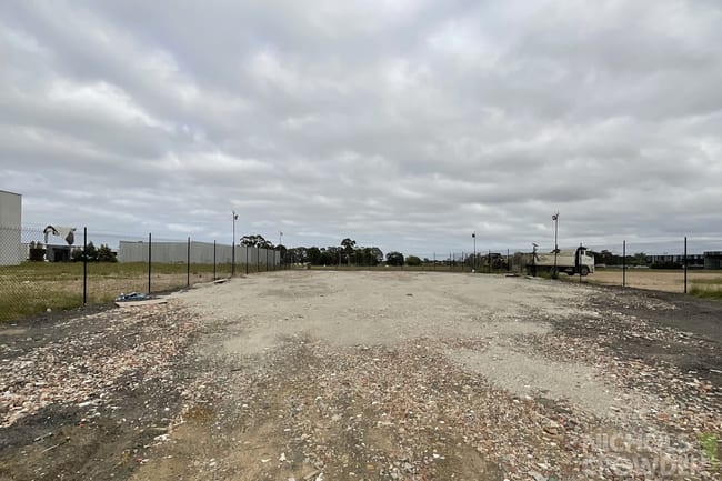 38 Whitfield Boulevard Cranbourne West VIC 3977 38 Whitfield Boulevard Cranbourne West VIC 3977