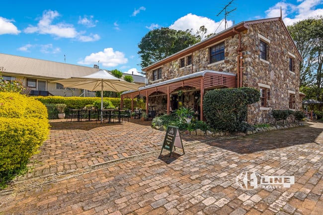 2/180 Main Street Montville QLD 4560 2/180 Main Street Montville QLD 4560