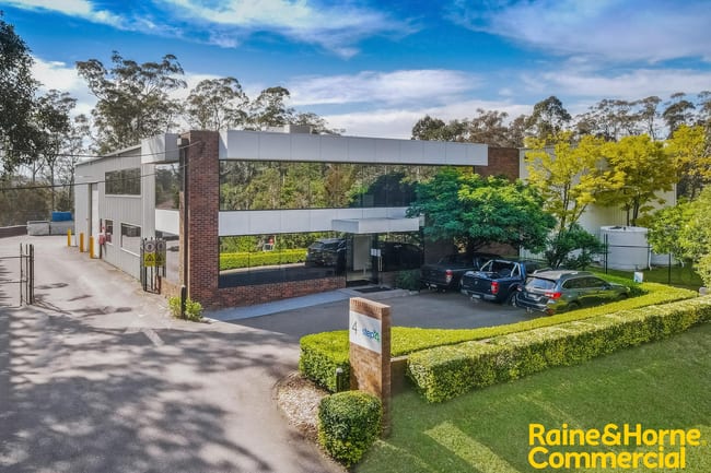 4 Excelsior Street Lisarow NSW 2250 4 Excelsior Street Lisarow NSW 2250