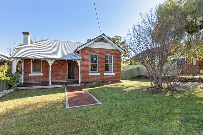 4 Darling Street Tamworth NSW 2340 4 Darling Street Tamworth NSW 2340