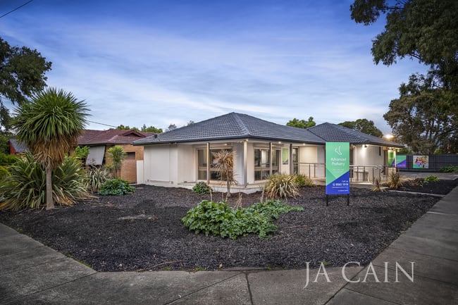 14 Yardley Drive Wheelers Hill VIC 3150 14 Yardley Drive Wheelers Hill VIC 3150