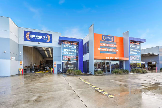 Unit 2/6 Southeast Boulevard Pakenham VIC 3810 Unit 2/6 Southeast Boulevard Pakenham VIC 3810