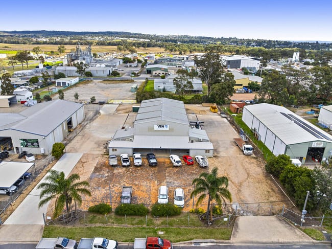 13-15 Project Street Warwick QLD 4370 13-15 Project Street Warwick QLD 4370