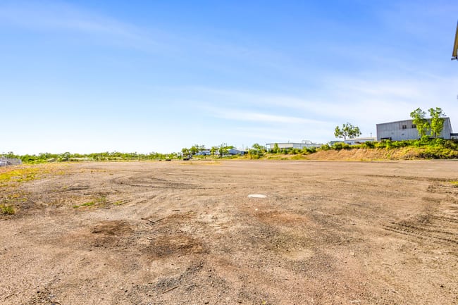 Lot 4/393-409 McLaughlin Street Parkhurst QLD 4702 Lot 4/393-409 McLaughlin Street Parkhurst QLD 4702