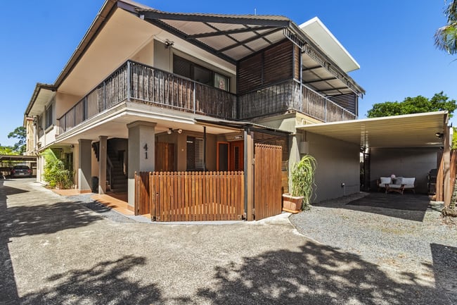 41 Frank St Labrador QLD 4215 41 Frank St Labrador QLD 4215