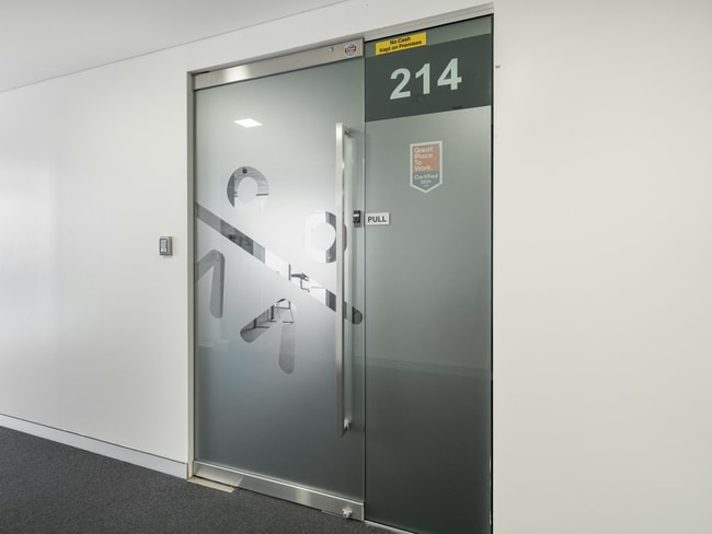2.14/4 Hyde Parade Campbelltown NSW 2560 2.14/4 Hyde Parade Campbelltown NSW 2560