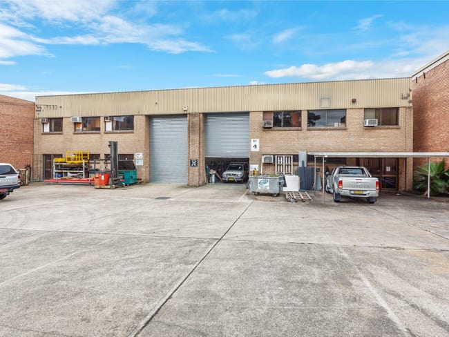 4 Redfern Street Wetherill Park NSW 2164 4 Redfern Street Wetherill Park NSW 2164