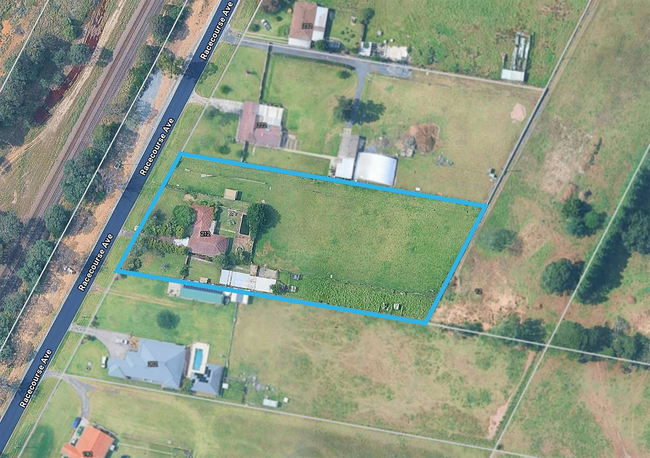 212 Racecourse Avenue Menangle Park NSW 2563 212 Racecourse Avenue Menangle Park NSW 2563