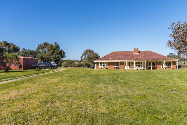 110 Stokes Lane West Riddells Creek VIC 3431 110 Stokes Lane West Riddells Creek VIC 3431