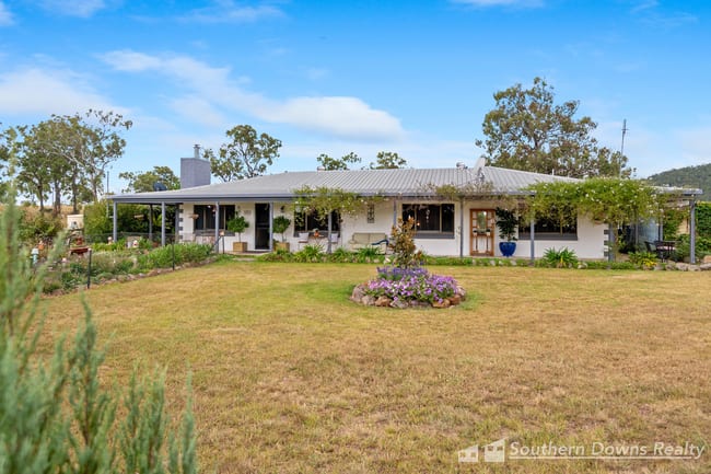458 Blakes Road Silverwood QLD 4370 458 Blakes Road Silverwood QLD 4370