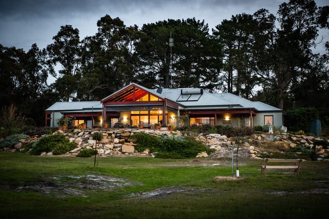 598 Ravenscliffe Road Kirup WA 6251 598 Ravenscliffe Road Kirup WA 6251