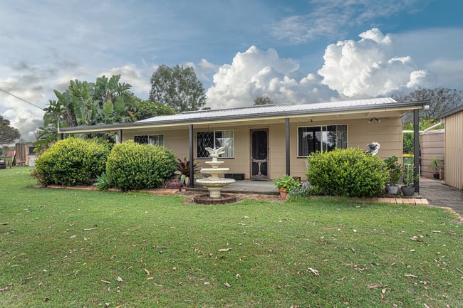 23 Markai Road Lockyer Waters QLD 4311 23 Markai Road Lockyer Waters QLD 4311