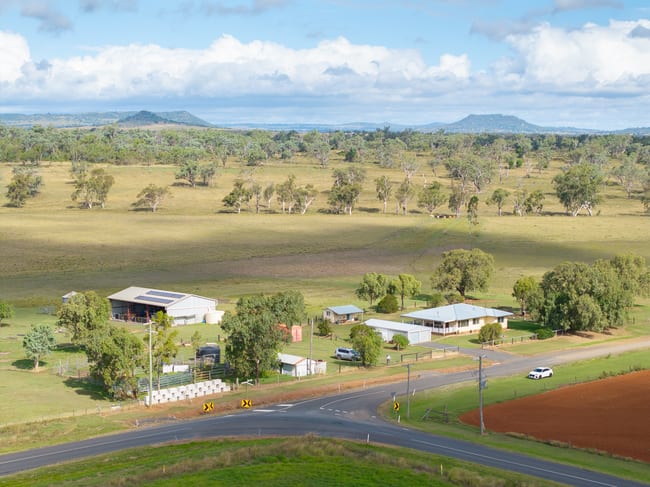 "White Gums" 7 Costello Road Oakey QLD 4401 "White Gums" 7 Costello Road Oakey QLD 4401
