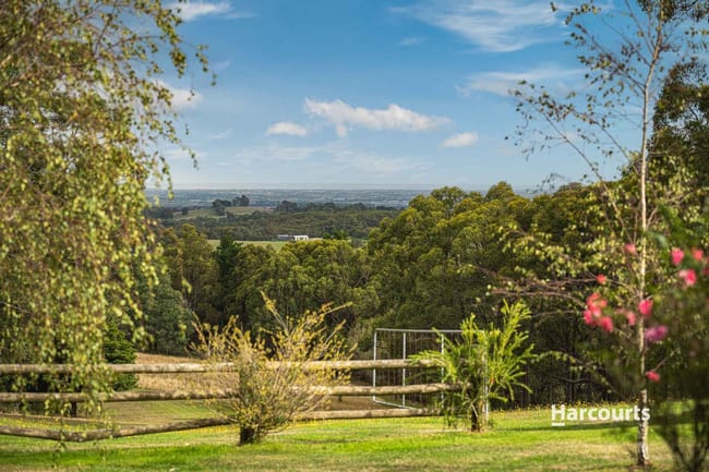 204 Harvie Road Pakenham Upper VIC 3810 204 Harvie Road Pakenham Upper VIC 3810